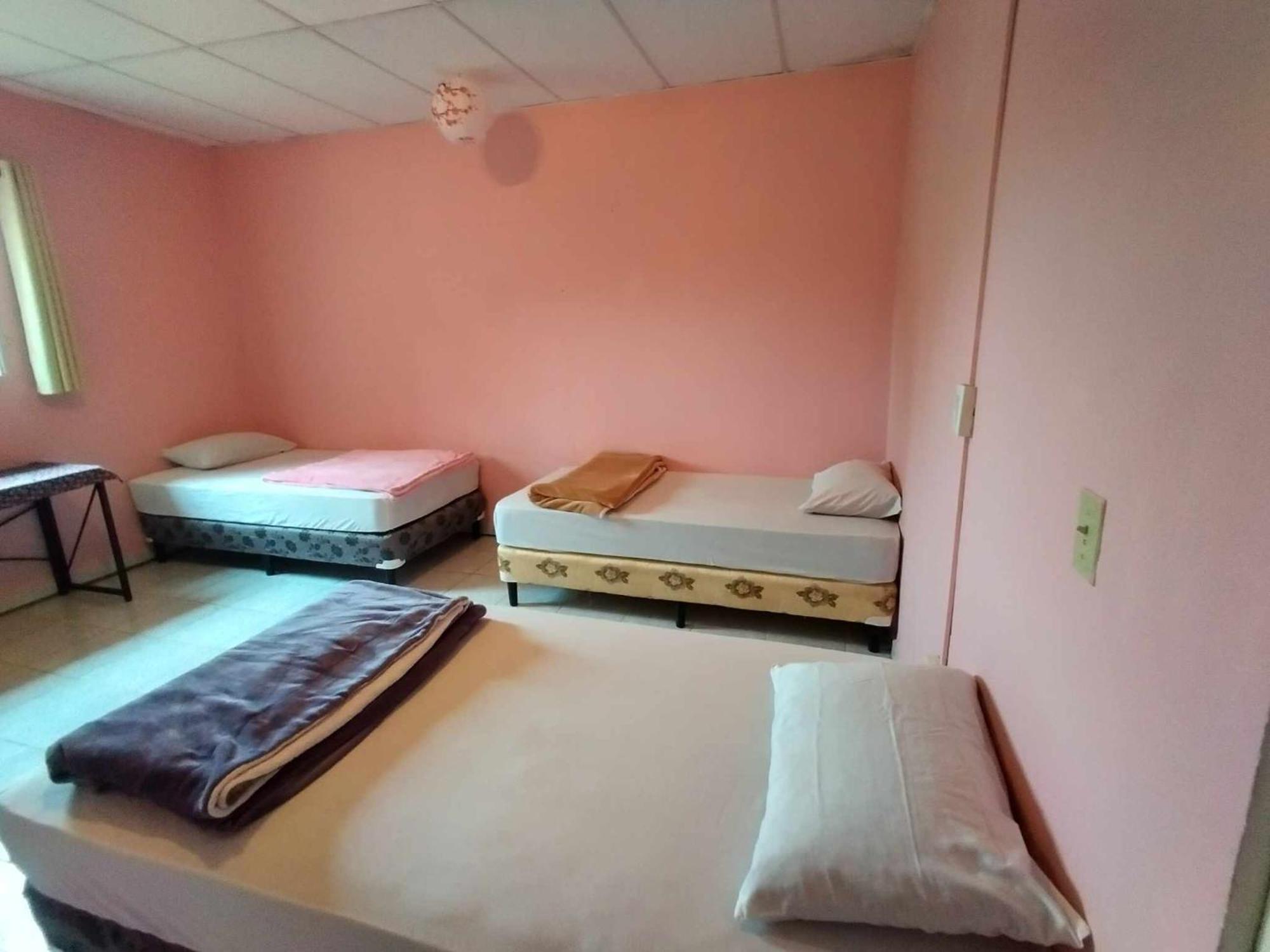 Agartha Mountain Retreat Hostel Букет Екстериор снимка