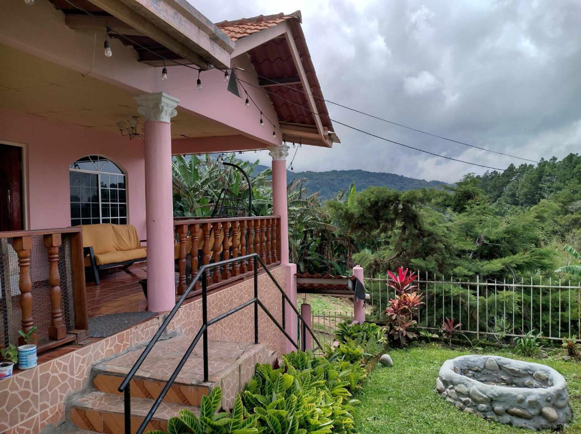 Agartha Mountain Retreat Hostel Букет Екстериор снимка
