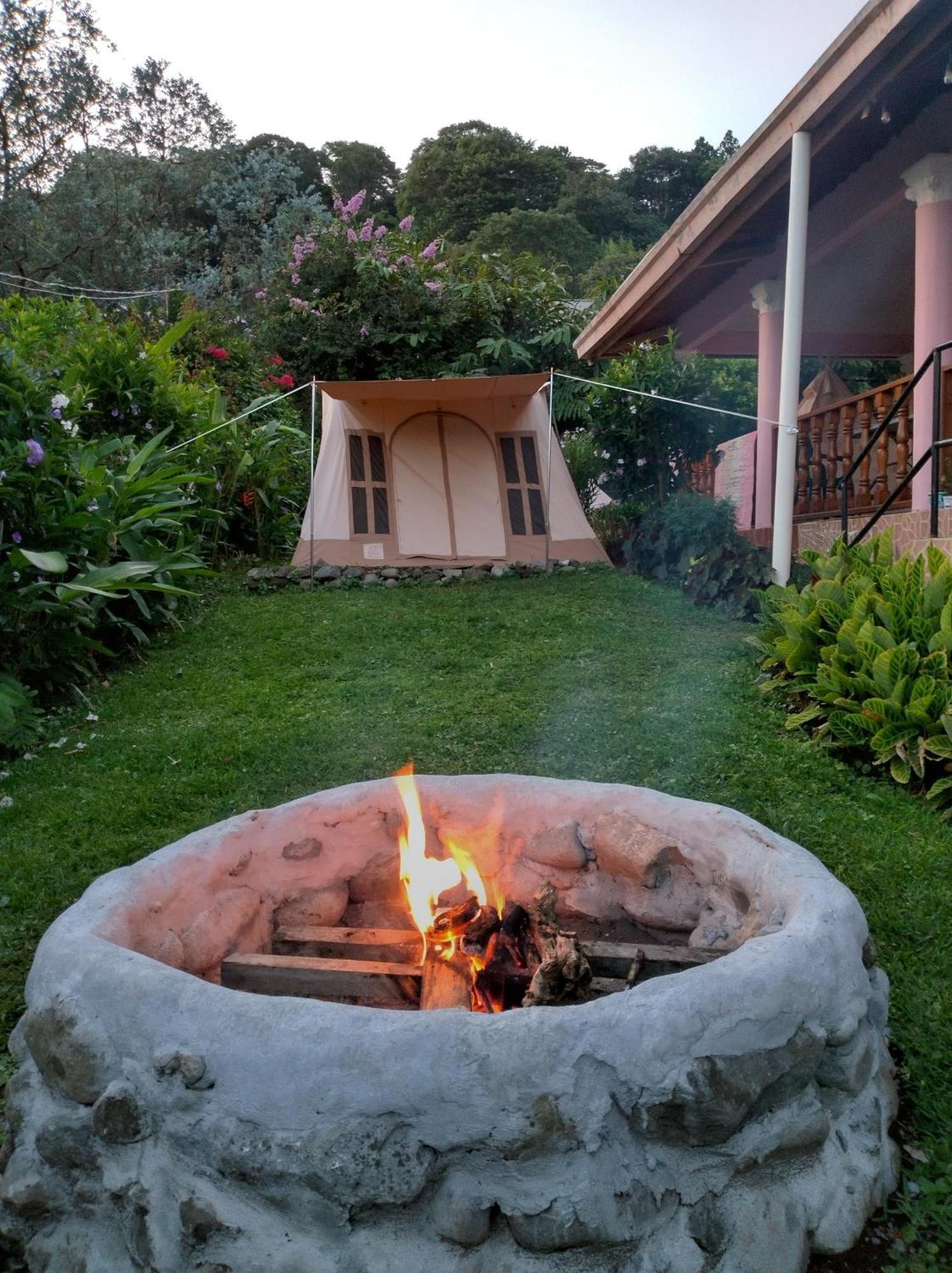 Agartha Mountain Retreat Hostel Букет Екстериор снимка